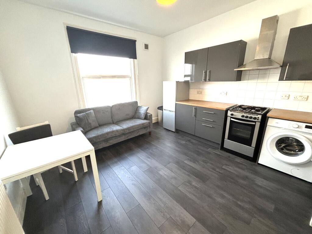 1 bed 1st Floor Flat for rent in Portsmouth. From Belvoir - Southsea