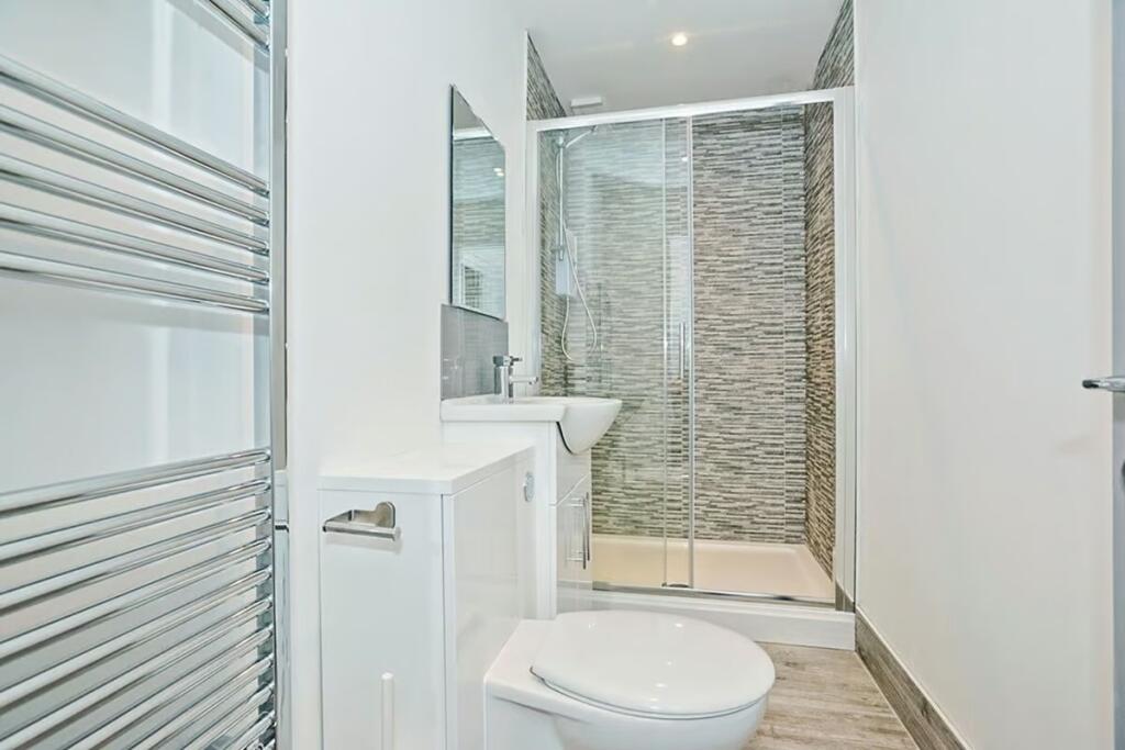 6 bed Mid Terraced House for rent in Portsmouth. From Belvoir - Southsea 6 bed Mid Terraced House for rent in Portsmouth. From Belvoir - Southsea