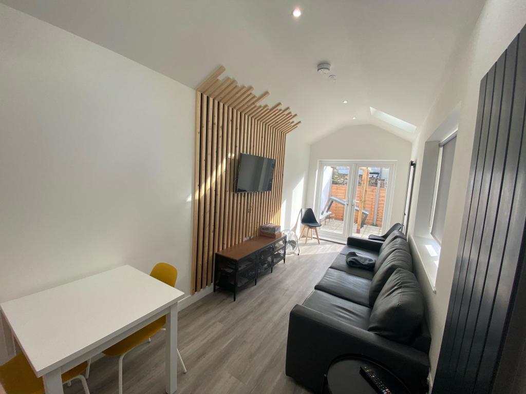 7 bed Mid Terraced House for rent in Portsmouth. From Belvoir - Southsea