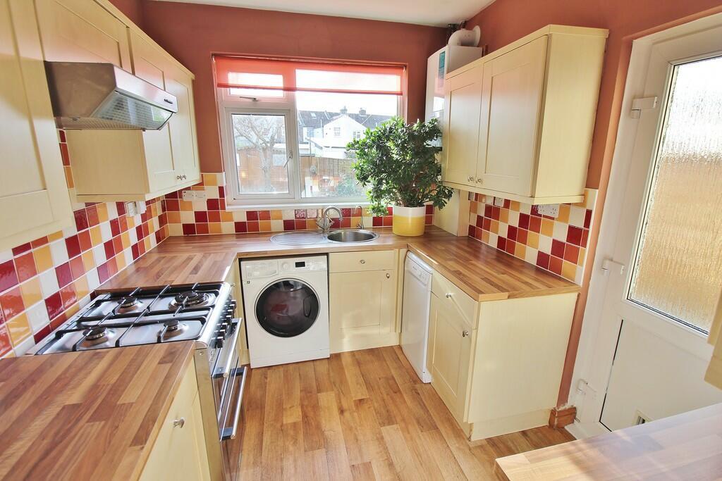 2 bed Mid Terraced House for rent in Portsmouth. From Belvoir - Southsea