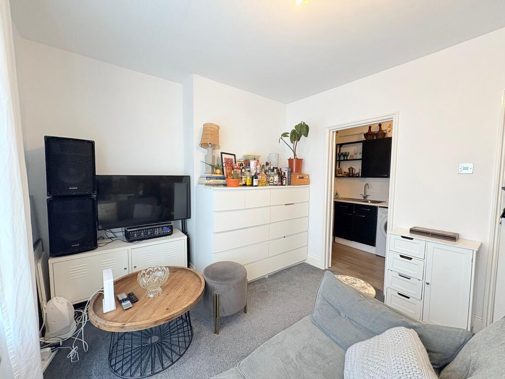 1 bed 1st Floor Flat for rent in Portsmouth. From Belvoir - Southsea