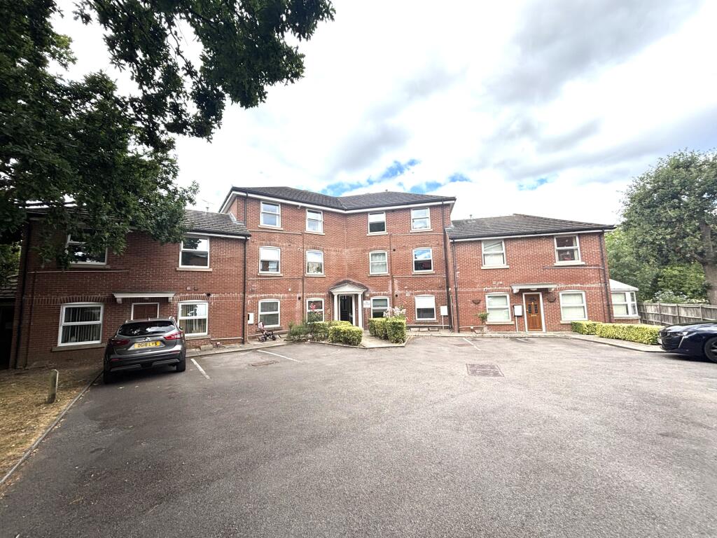 2 bed 1st Floor Flat for rent in Emsworth. From Belvoir - Southsea