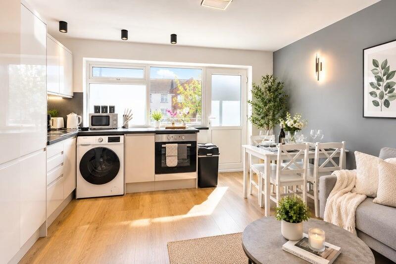 3 bed 1st Floor Flat for rent in Fleet. From Belvoir - Southsea 3 bed 1st Floor Flat for rent in Fleet. From Belvoir - Southsea