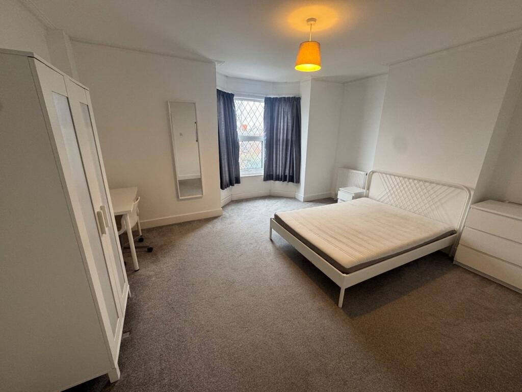 6 bed Mid Terraced House for rent in Portsmouth. From Belvoir - Southsea