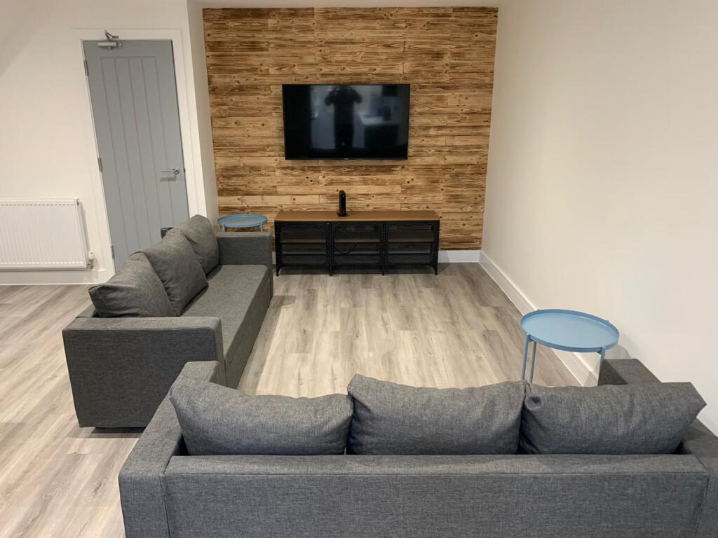 6 bed Mid Terraced House for rent in Portsmouth. From Belvoir - Southsea