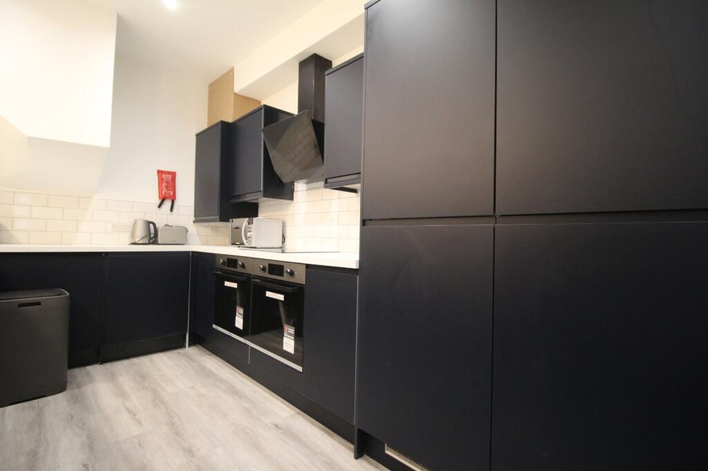 6 bed Mid Terraced House for rent in Portsmouth. From Belvoir - Southsea