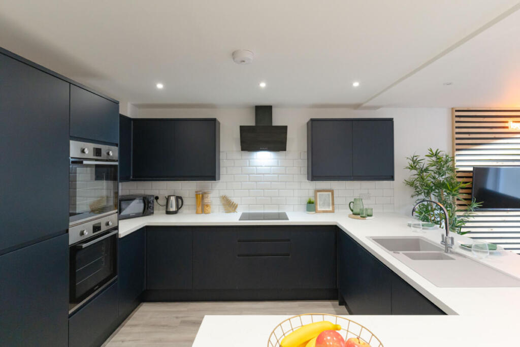 6 bed Mid Terraced House for rent in Portsmouth. From Belvoir - Southsea 6 bed Mid Terraced House for rent in Portsmouth. From Belvoir - Southsea