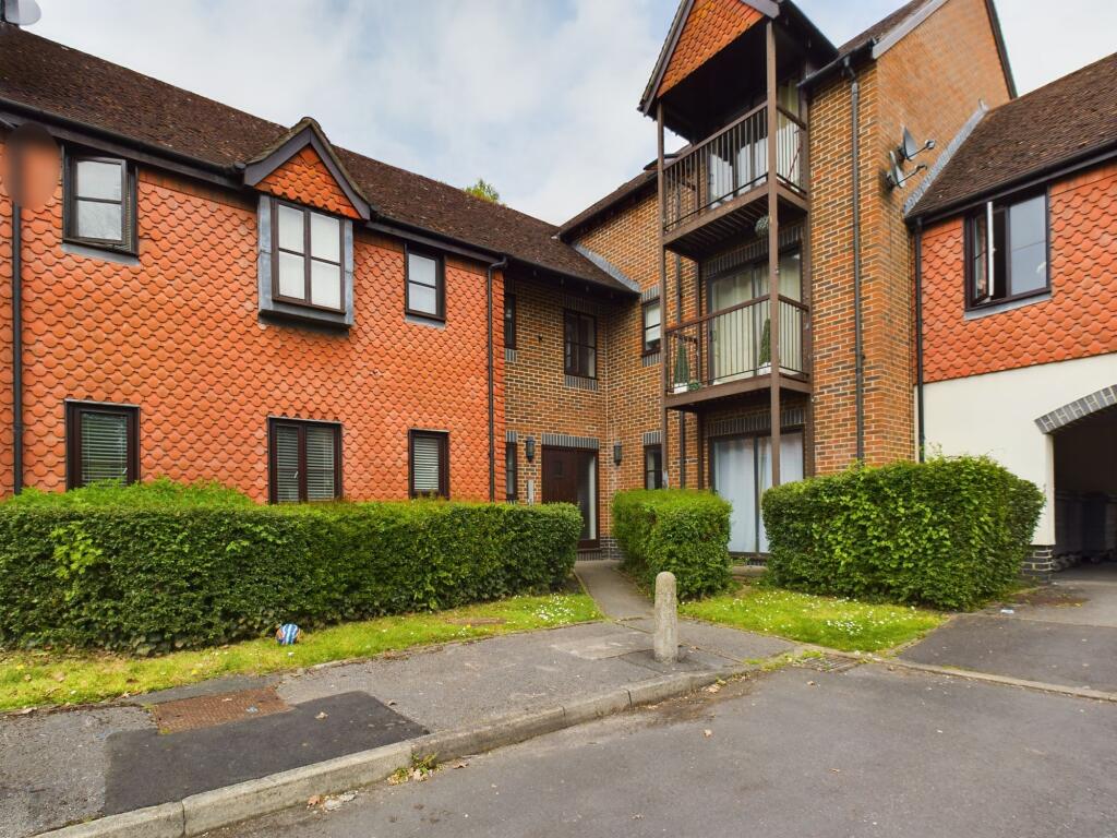 1 bed 1st Floor Flat for rent in Tadley. From Belvoir - Tadley