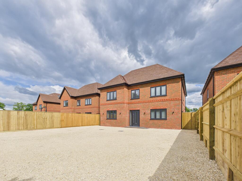 4 bed Detached for rent in Pamber Green. From Belvoir - Tadley 4 bed Detached for rent in Pamber Green. From Belvoir - Tadley