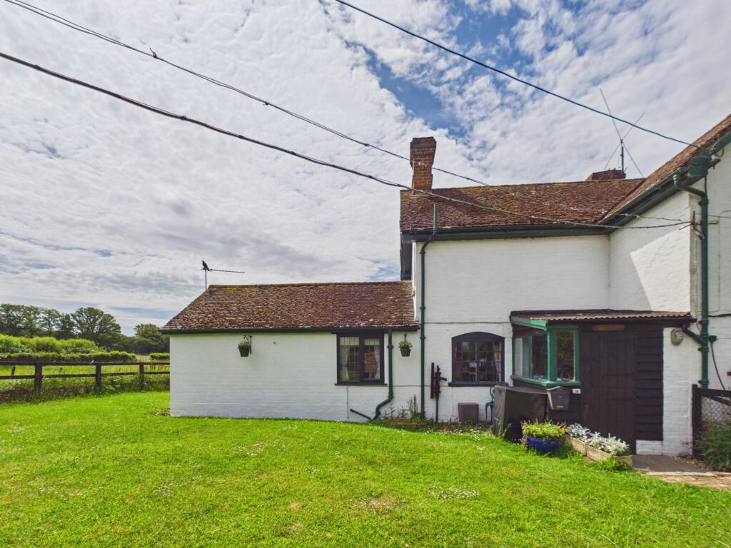 1 bed Cottage for rent in Inhurst. From Belvoir - Tadley