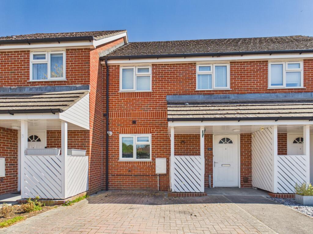 3 bed Mid Terraced House for rent in Tadley. From Belvoir - Tadley