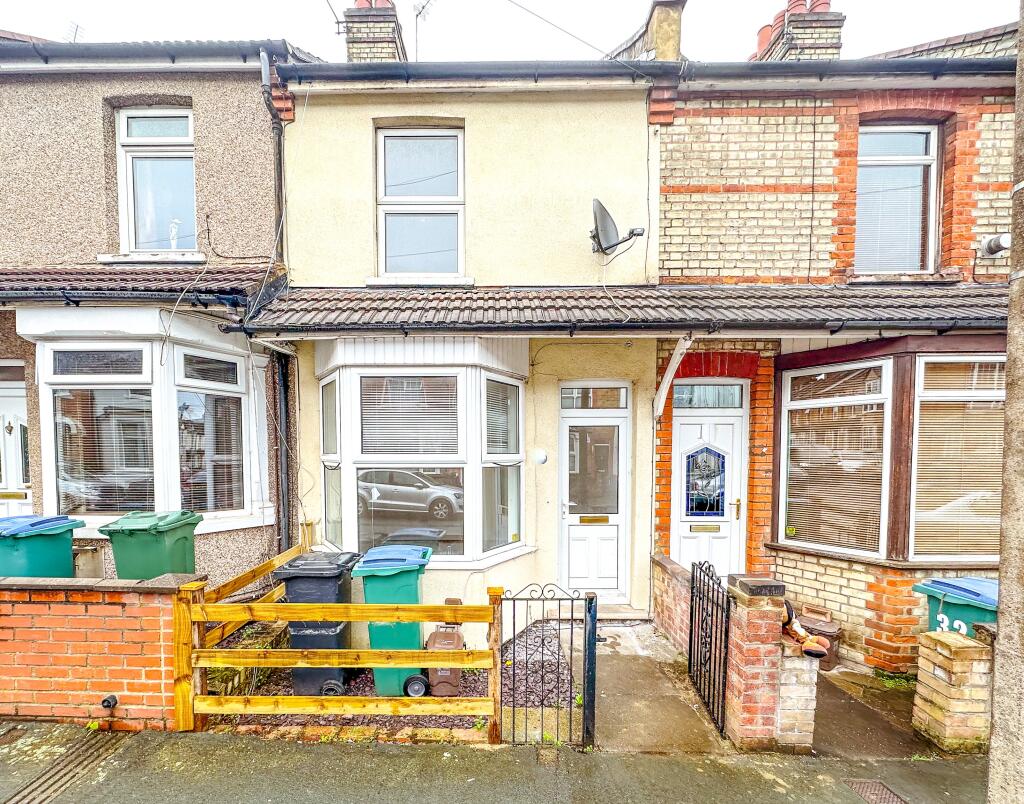 3 bed Mid Terraced House for rent in Watford. From Belvoir - Watford