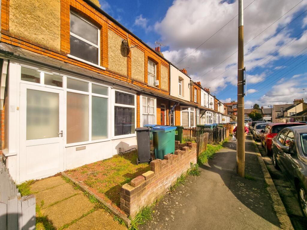 2 bed Mid Terraced House for rent in Watford. From Belvoir - Watford