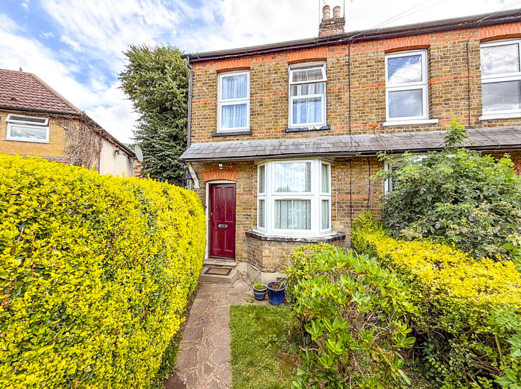 3 bed Mid Terraced House for rent in Uxbridge. From Belvoir - Watford