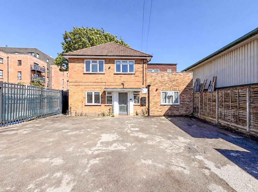 4 bed Studio for rent in Aldenham. From Belvoir - Watford