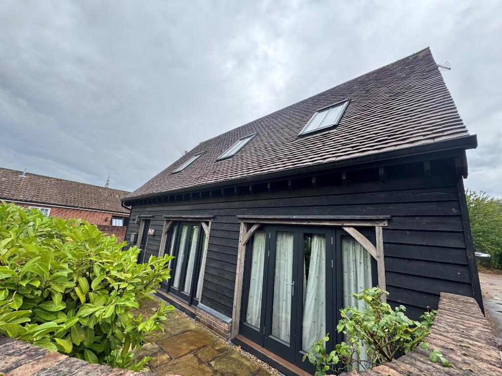 2 bed Detached for rent in Felsted. From Andersons of Felsted Limited - Hatfield Broad Oak 2 bed Detached for rent in Felsted. From Andersons of Felsted Limited - Hatfield Broad Oak
