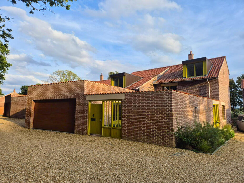 4 bed Detached for rent in Little Dunmow. From Andersons of Felsted Limited - Hatfield Broad Oak