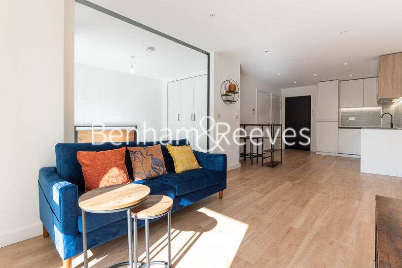 0 bed Studio for rent in Hendon. From Benham & Reeves Lettings - Beaufort Park Colindale