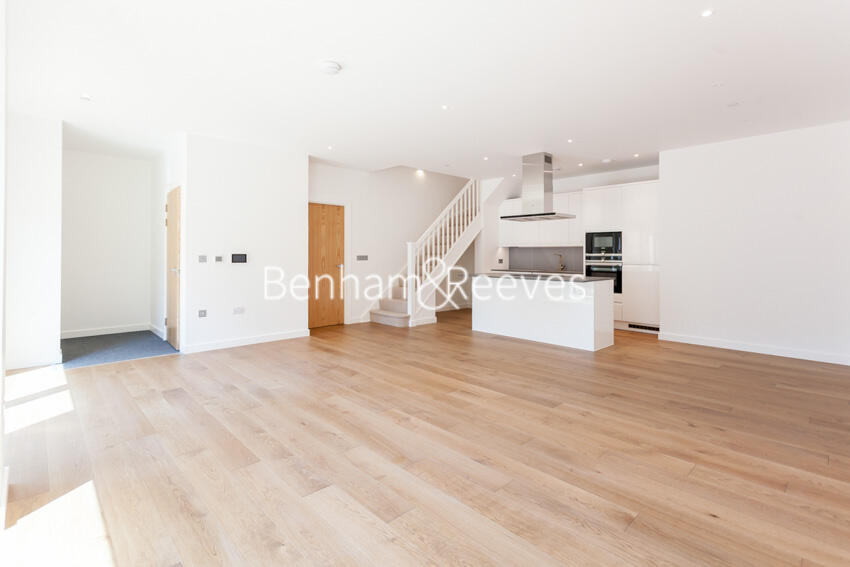 4 bed Apartment for rent in Hampstead. From Benham & Reeves Lettings - Beaufort Park Colindale