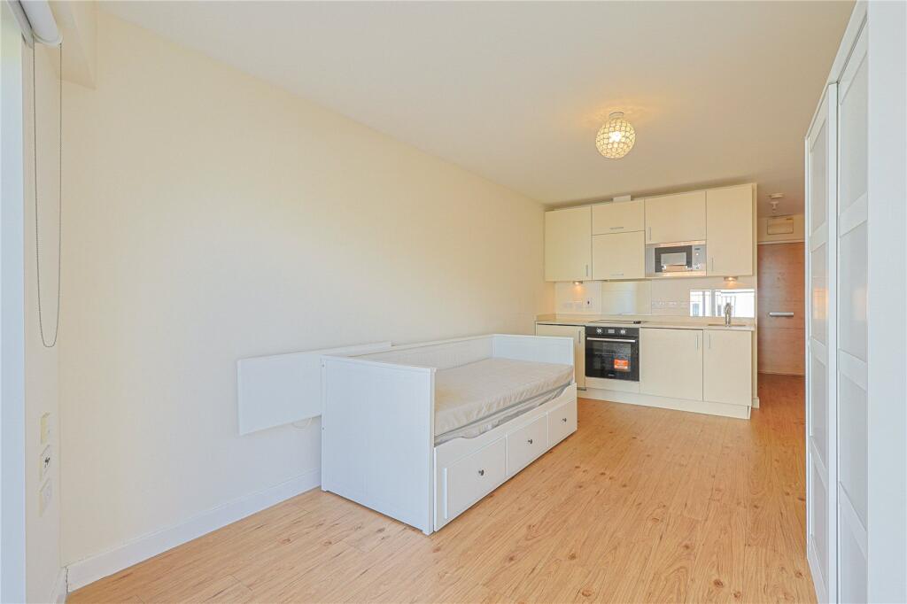 4 bed Studio for rent in London. From Benham & Reeves-  Beaufort Park Colindale - Beaufort Park Colindale