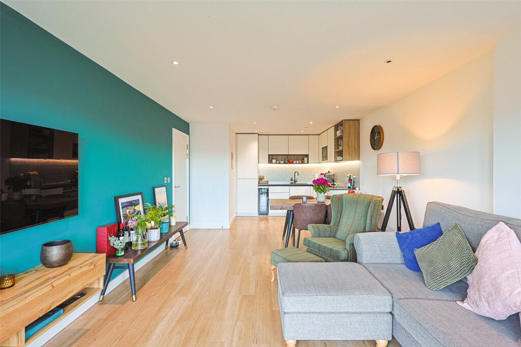 2 bed Apartment for rent in Hampstead. From Benham & Reeves-  Beaufort Park Colindale - Beaufort Park Colindale