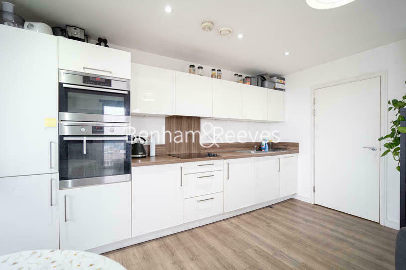 2 bed Apartment for rent in London. From Benham & Reeves Lettings - Canary Wharf
