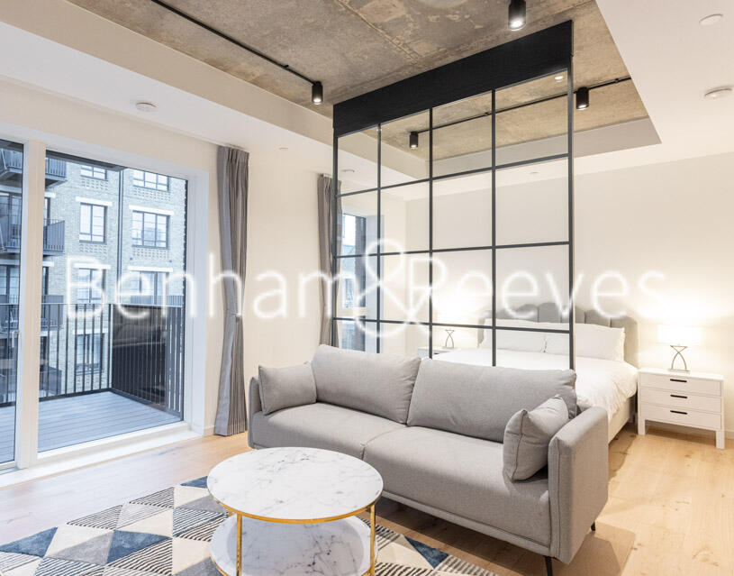 0 bed Studio for rent in Poplar. From Benham & Reeves Lettings - Canary Wharf