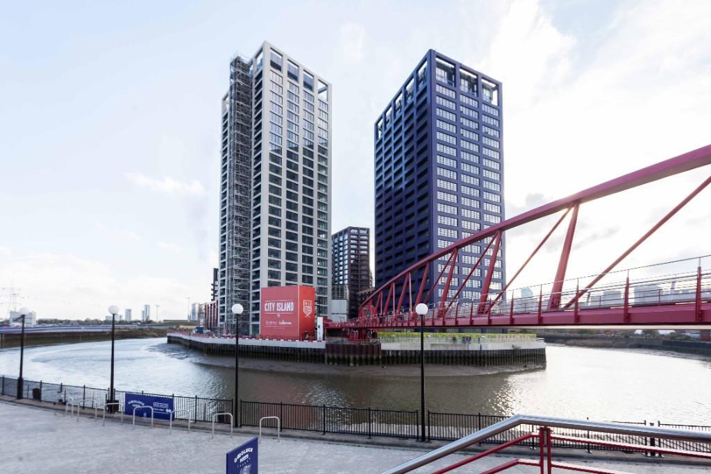 2 bed Apartment for rent in Poplar. From Benham & Reeves Lettings - Canary Wharf