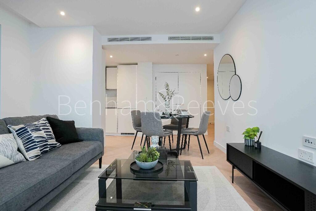 2 bed Apartment for rent in Poplar. From Benham & Reeves Lettings - Canary Wharf