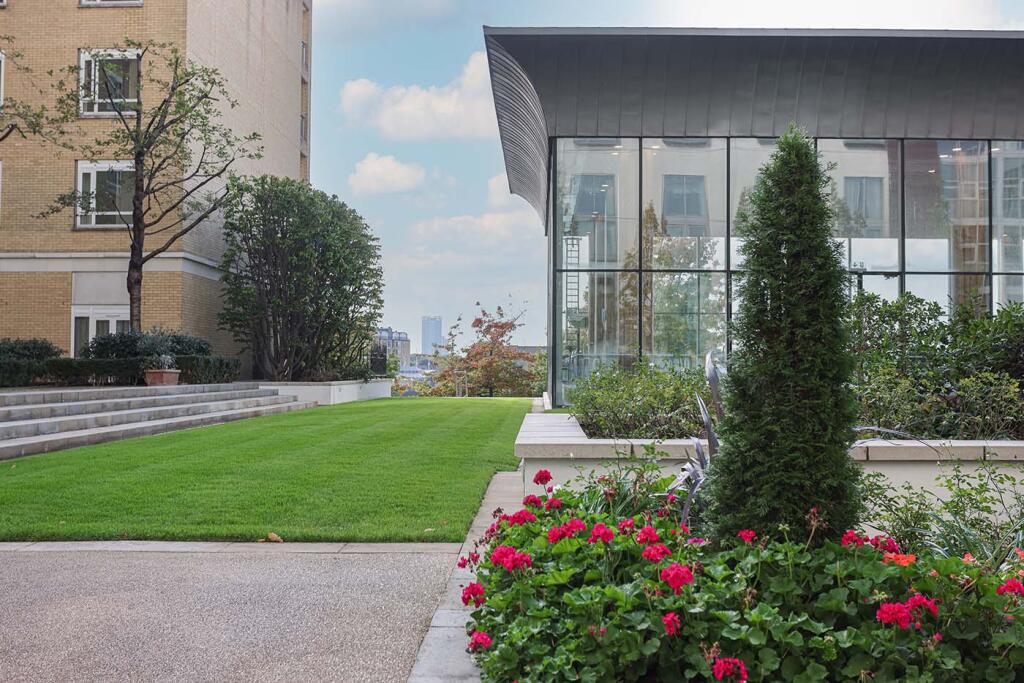 3 bed Apartment for rent in London. From Benham & Reeves Lettings - Canary Wharf