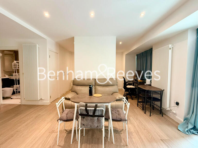 4 bed Studio for rent in West Ham. From Benham & Reeves Lettings - Canary Wharf