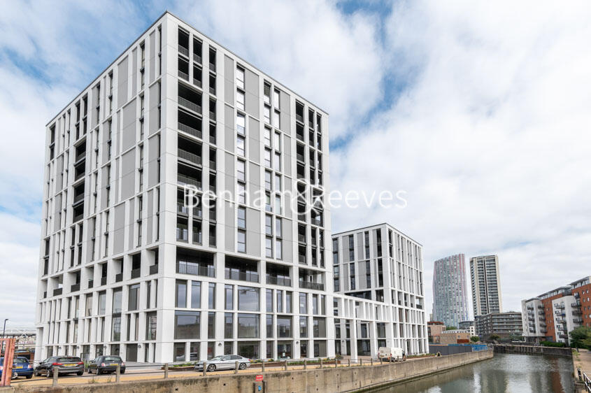 3 bed Apartment for rent in Stratford. From Benham & Reeves Lettings - Canary Wharf 3 bed Apartment for rent in Stratford. From Benham & Reeves Lettings - Canary Wharf