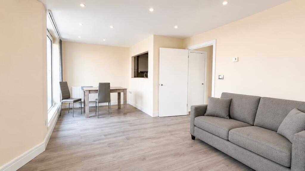 3 bed Apartment for rent in London. From Benham & Reeves Lettings - Canary Wharf 3 bed Apartment for rent in London. From Benham & Reeves Lettings - Canary Wharf