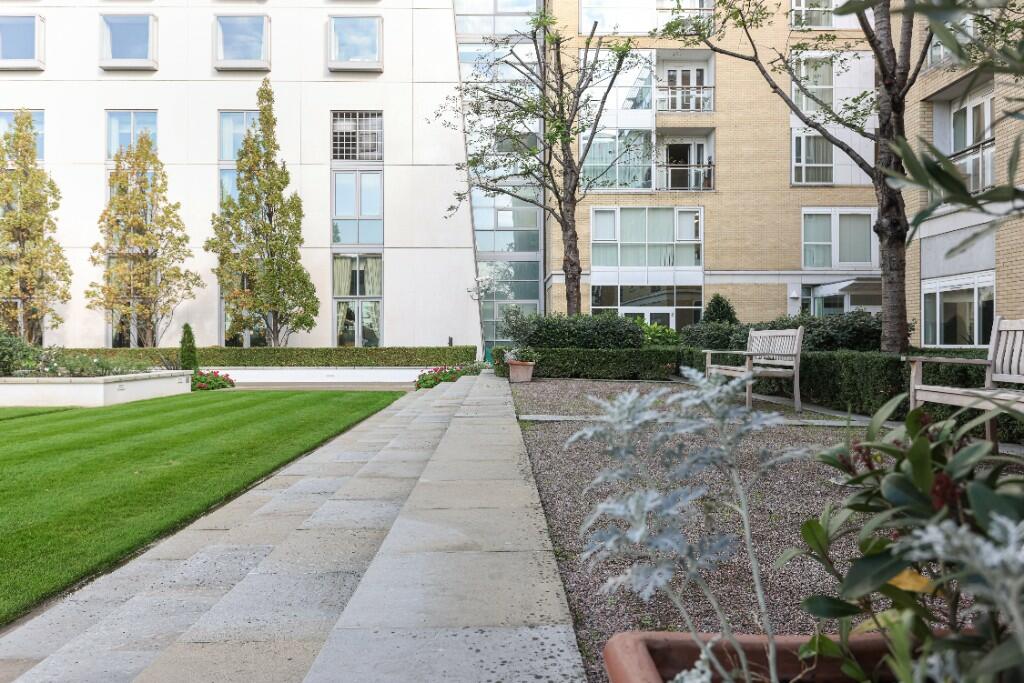 3 bed Apartment for rent in Poplar. From Benham & Reeves Lettings - Canary Wharf 3 bed Apartment for rent in Poplar. From Benham & Reeves Lettings - Canary Wharf