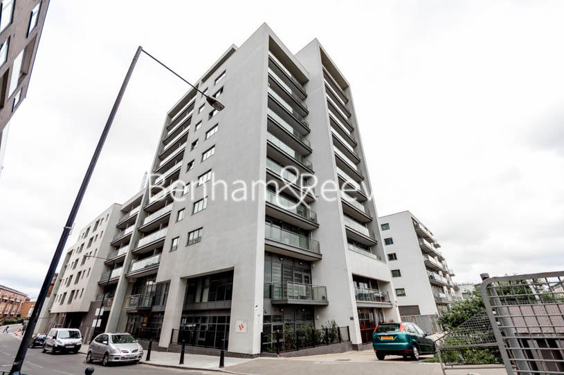 2 bed Apartment for rent in Bow. From Benham & Reeves Lettings - Canary Wharf