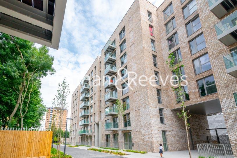 1 bed Apartment for rent in East Ham. From Benham & Reeves Lettings - Canary Wharf 1 bed Apartment for rent in East Ham. From Benham & Reeves Lettings - Canary Wharf