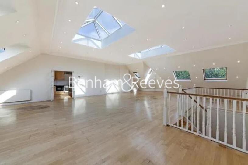 4 bed Maisonette for rent in Hampstead. From Benham & Reeves Lettings - Hampstead