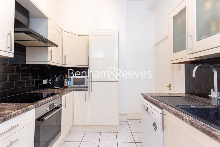 3 bed Apartment for rent in Hampstead. From Benham & Reeves Lettings - Hampstead