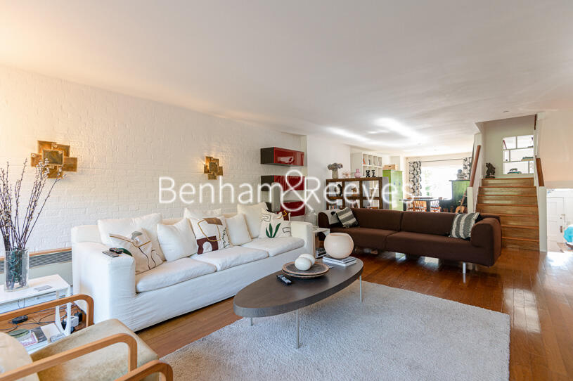 5 bed Detached House for rent in Hampstead. From Benham & Reeves Lettings - Highgate