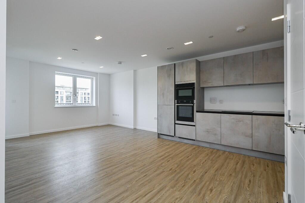1 bed 1st Floor Flat for rent in Kensington. From Benham & Reeves- Hyde Park - Hyde Park
