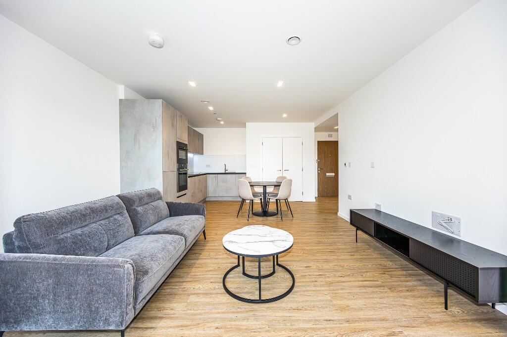 1 bed 1st Floor Flat for rent in Kensington. From Benham & Reeves- Hyde Park - Hyde Park