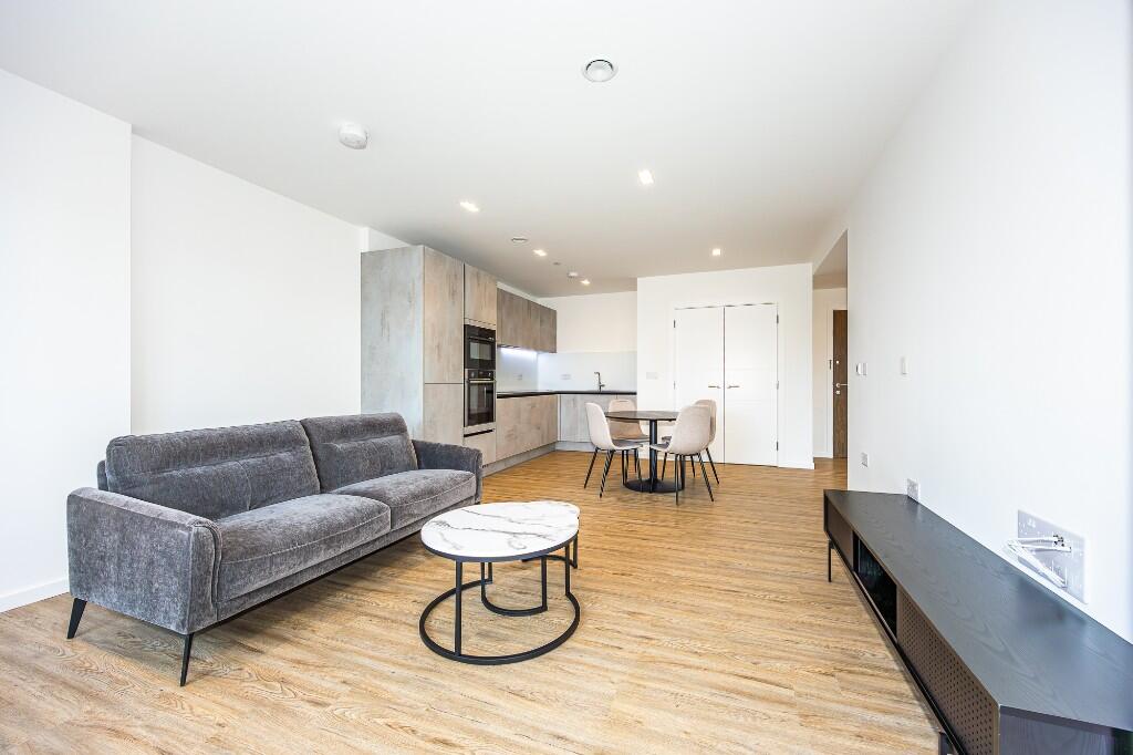 1 bed 1st Floor Flat for rent in London. From Benham & Reeves- Hyde Park - Hyde Park