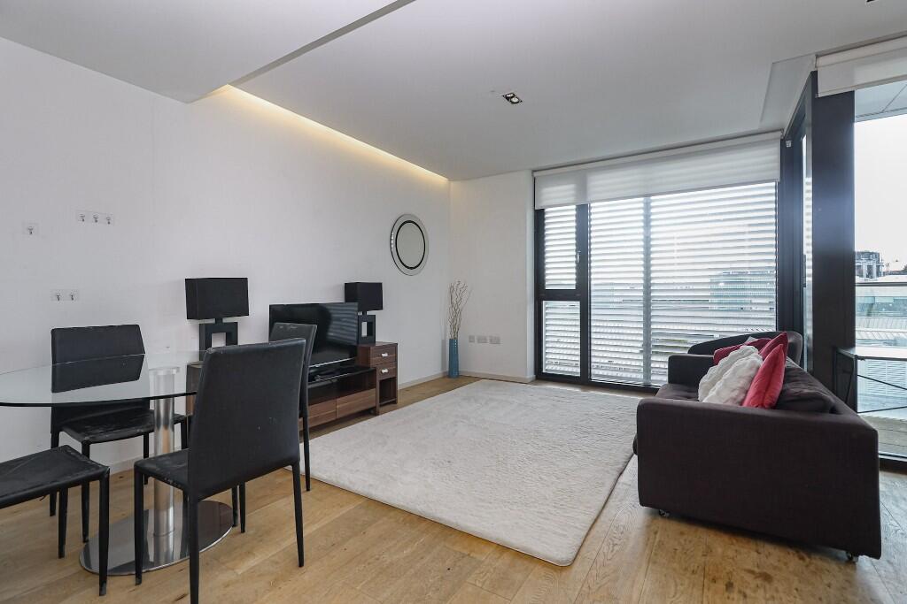 2 bed Apartment for rent in Camden Town. From Benham & Reeves- Hyde Park - Hyde Park