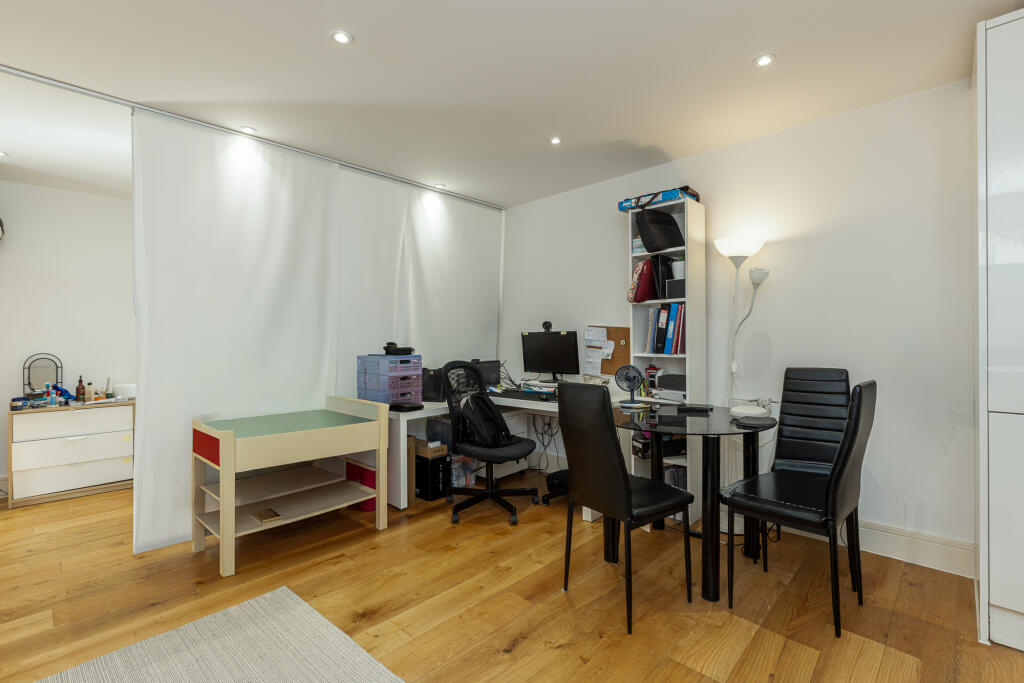 4 bed Studio for rent in Camden Town. From Benham & Reeves- Hyde Park - Hyde Park