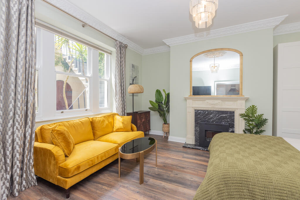 4 bed Studio for rent in London. From Benham & Reeves- Hyde Park - Hyde Park