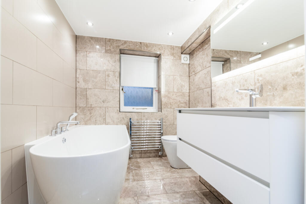 3 bed Apartment for rent in Camden Town. From Benham & Reeves- Hyde Park - Hyde Park 3 bed Apartment for rent in Camden Town. From Benham & Reeves- Hyde Park - Hyde Park