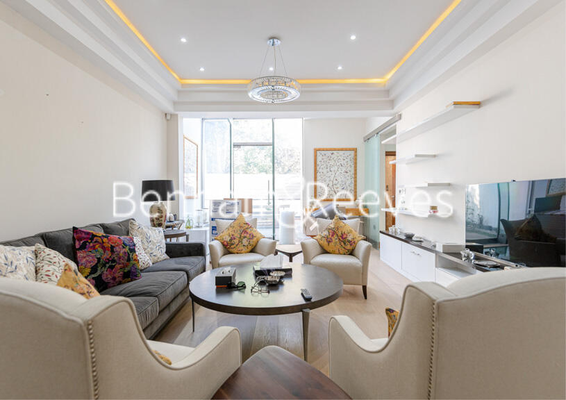 5 bed Apartment for rent in London. From Benham & Reeves- Kensington - Kensington