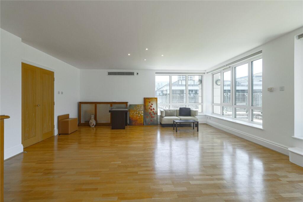3 bed Apartment for rent in Kensington. From Benham & Reeves- Kensington - Kensington