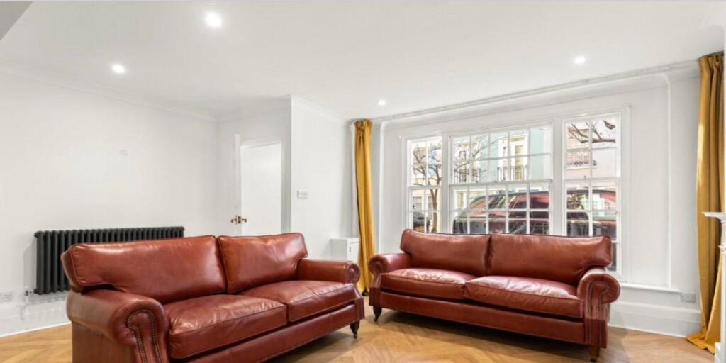 3 bed Mid Terraced House for rent in Kensington. From Benham & Reeves- Kensington - Kensington