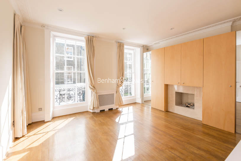 3 bed End Terraced House for rent in London. From Benham & Reeves Lettings - Knightsbridge